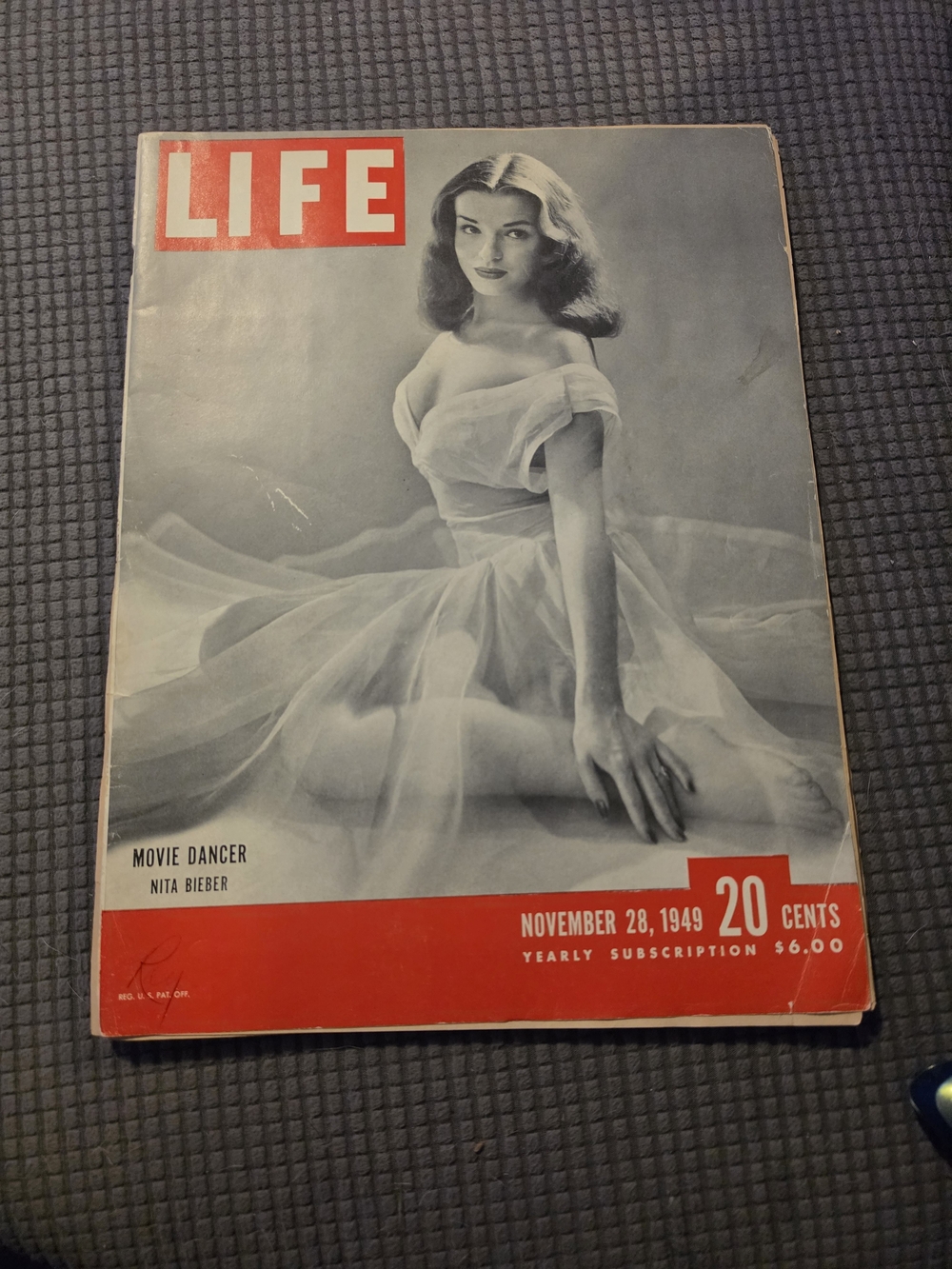 Vintage 1949 LIFE Magazine November 28 Nita Bieber Cover